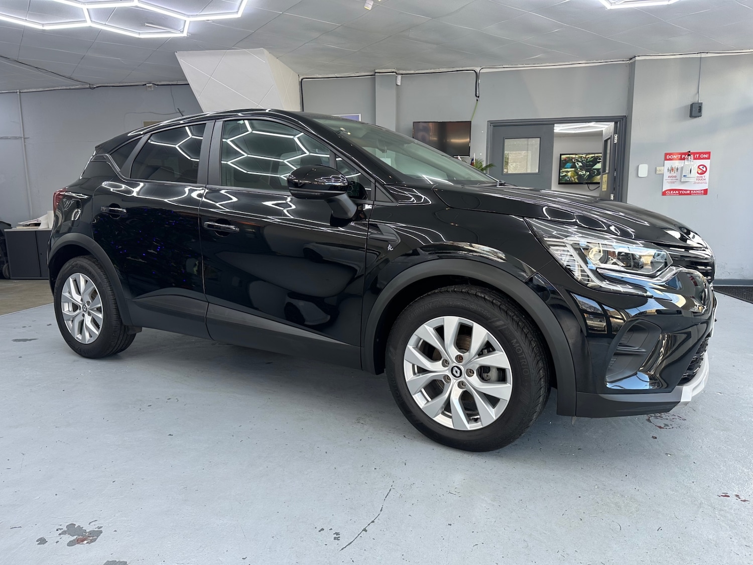Used Renault Captur 2022 for sale - 76778143: Photo 8