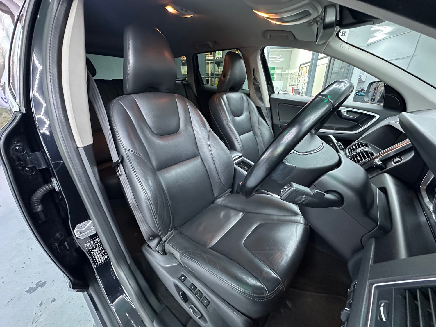 Used Volvo XC60 2014 for sale - 77813473: Photo 22