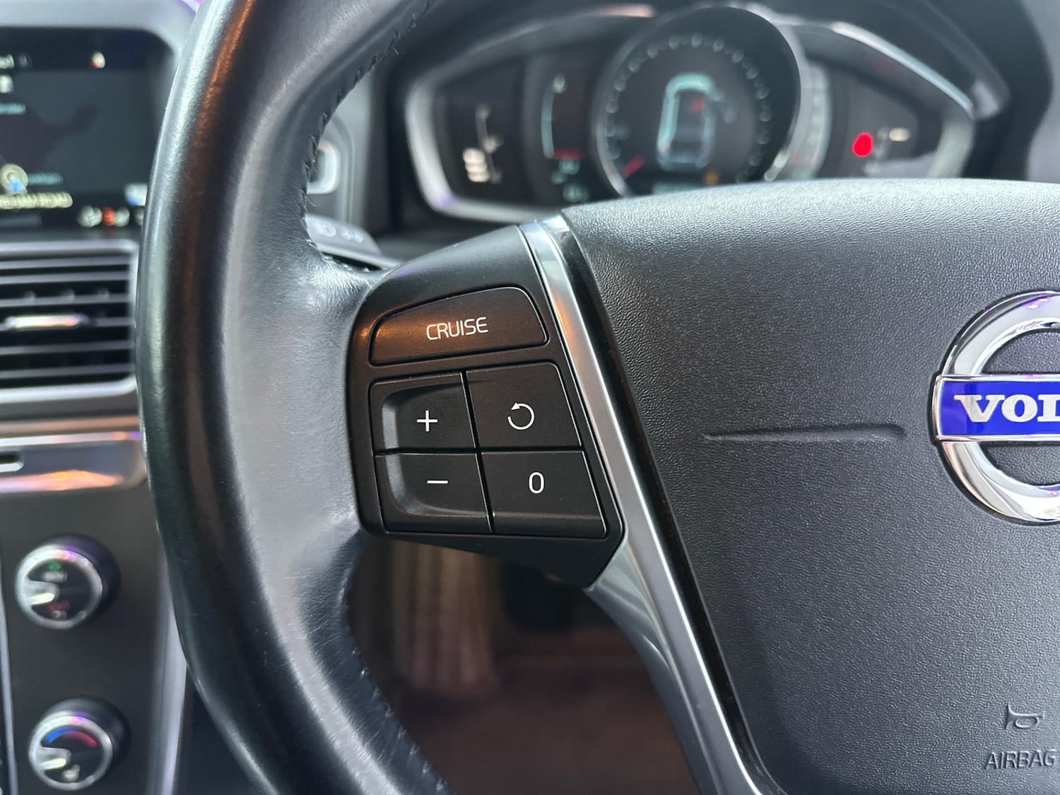 Used Volvo XC60 2014 for sale - 77813473: Photo 39