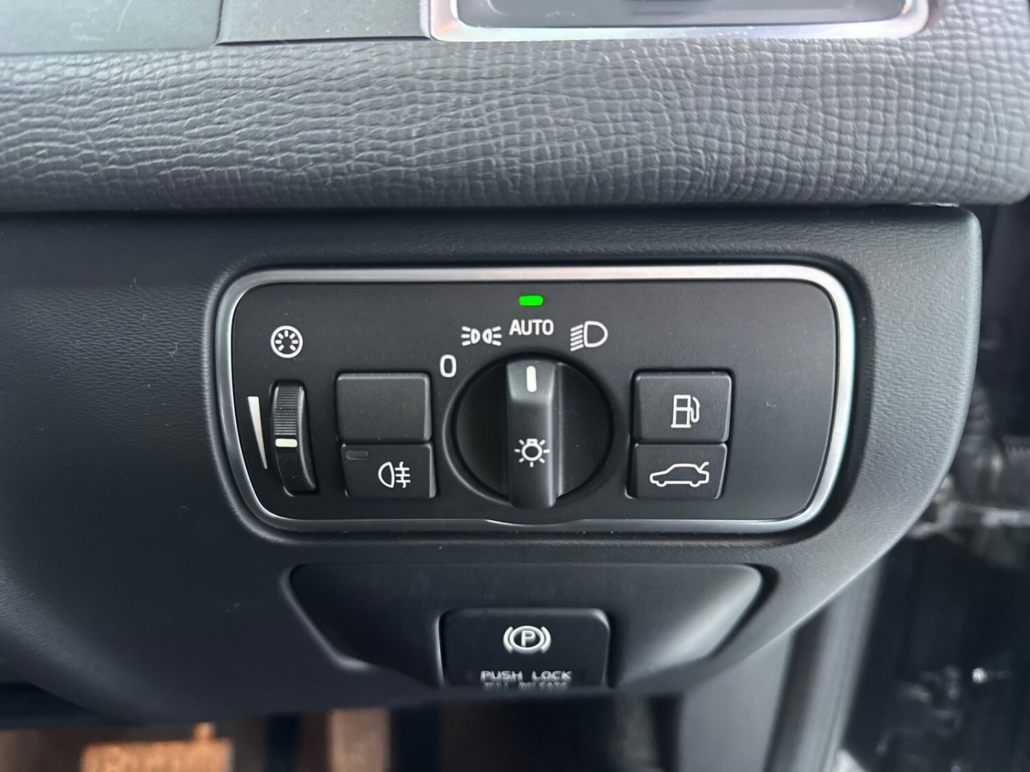 Used Volvo XC60 2014 for sale - 77813473: Photo 47