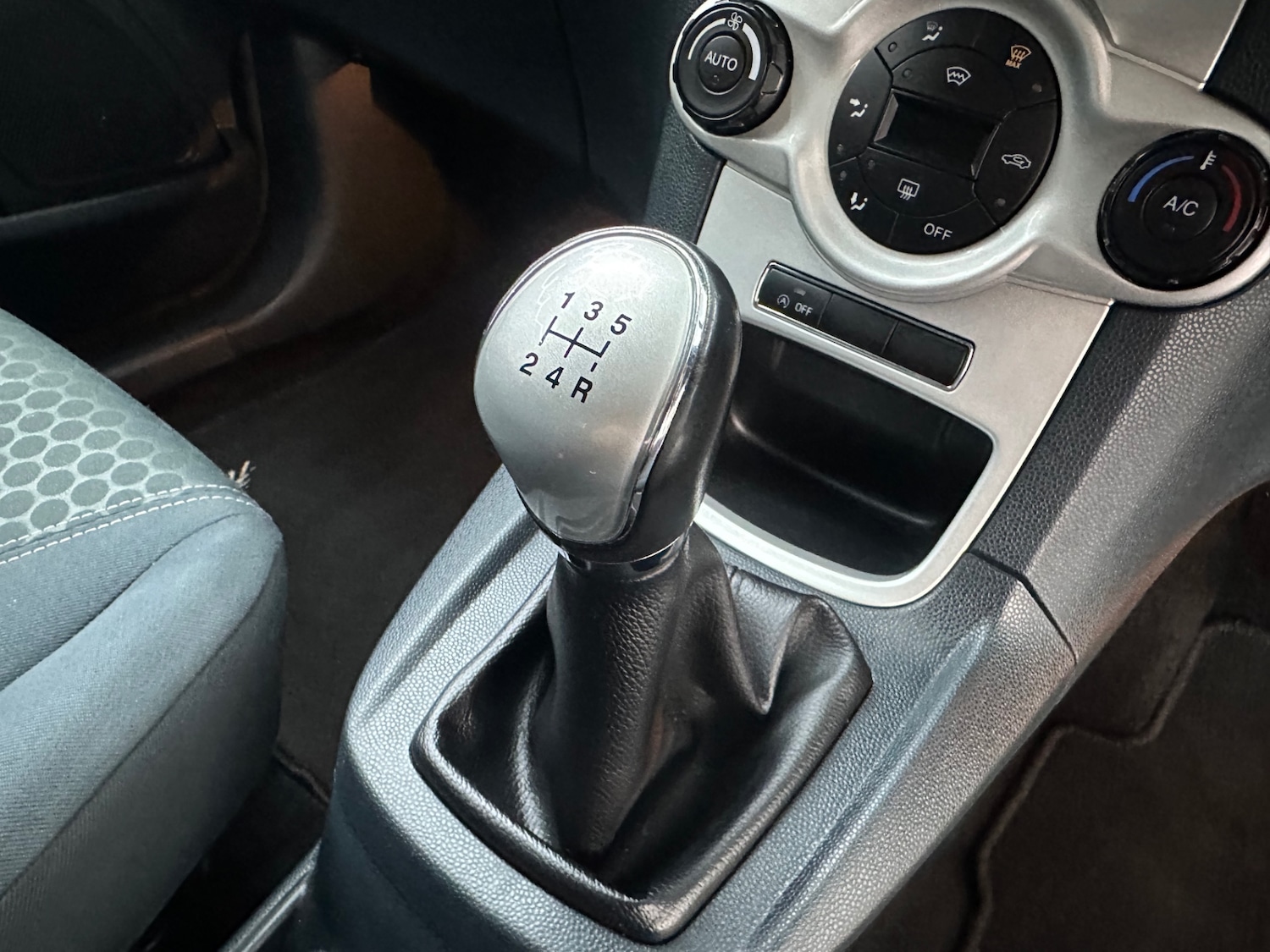 Used Ford Fiesta 2012 for sale - 76831916: Photo 40