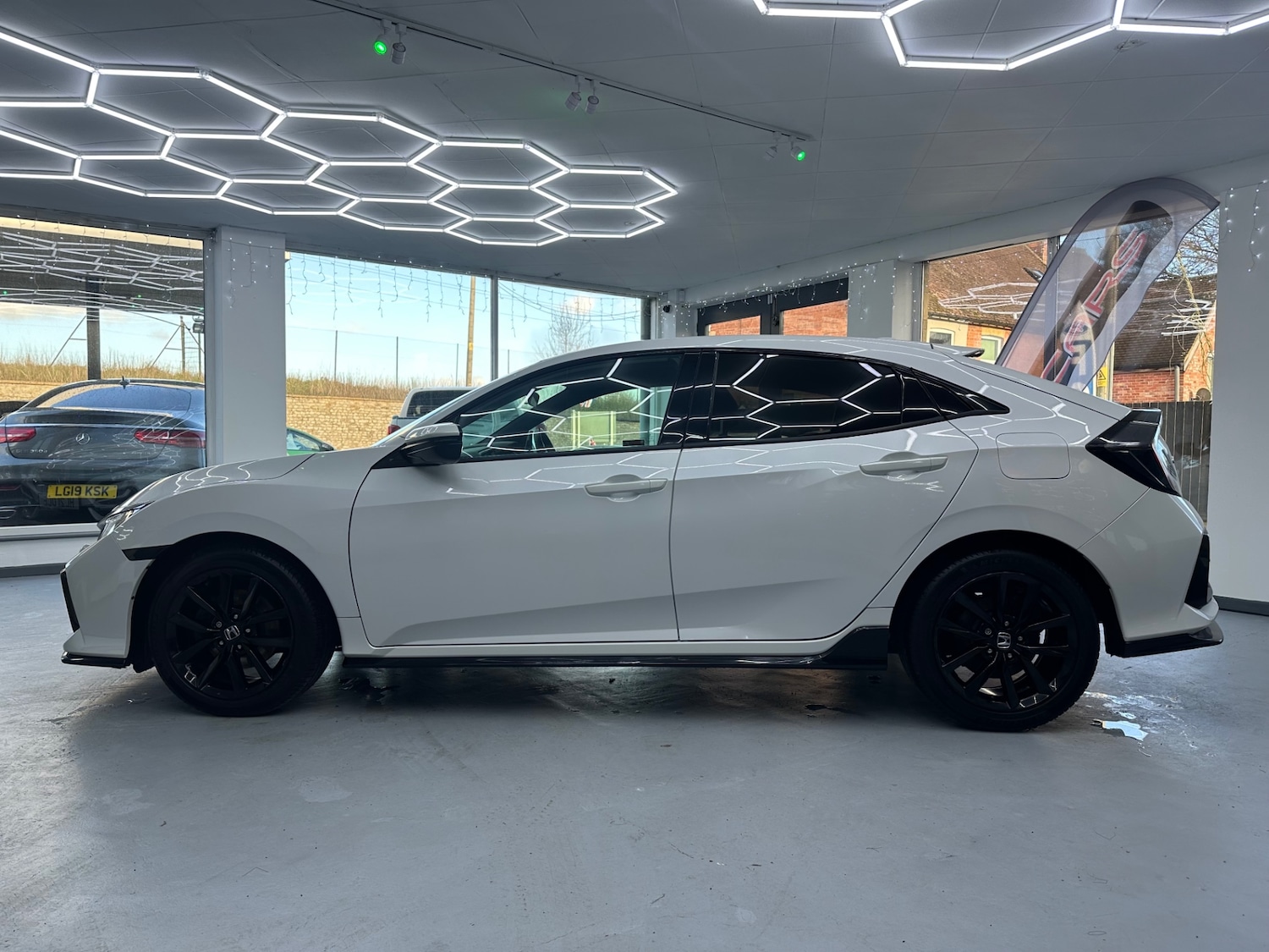 Used Honda Civic 2021 for sale - 77012424: Photo 3