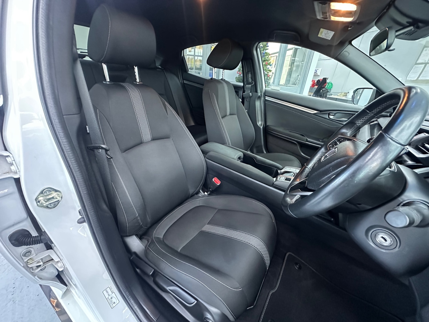 Used Honda Civic 2021 for sale - 77012424: Photo 31