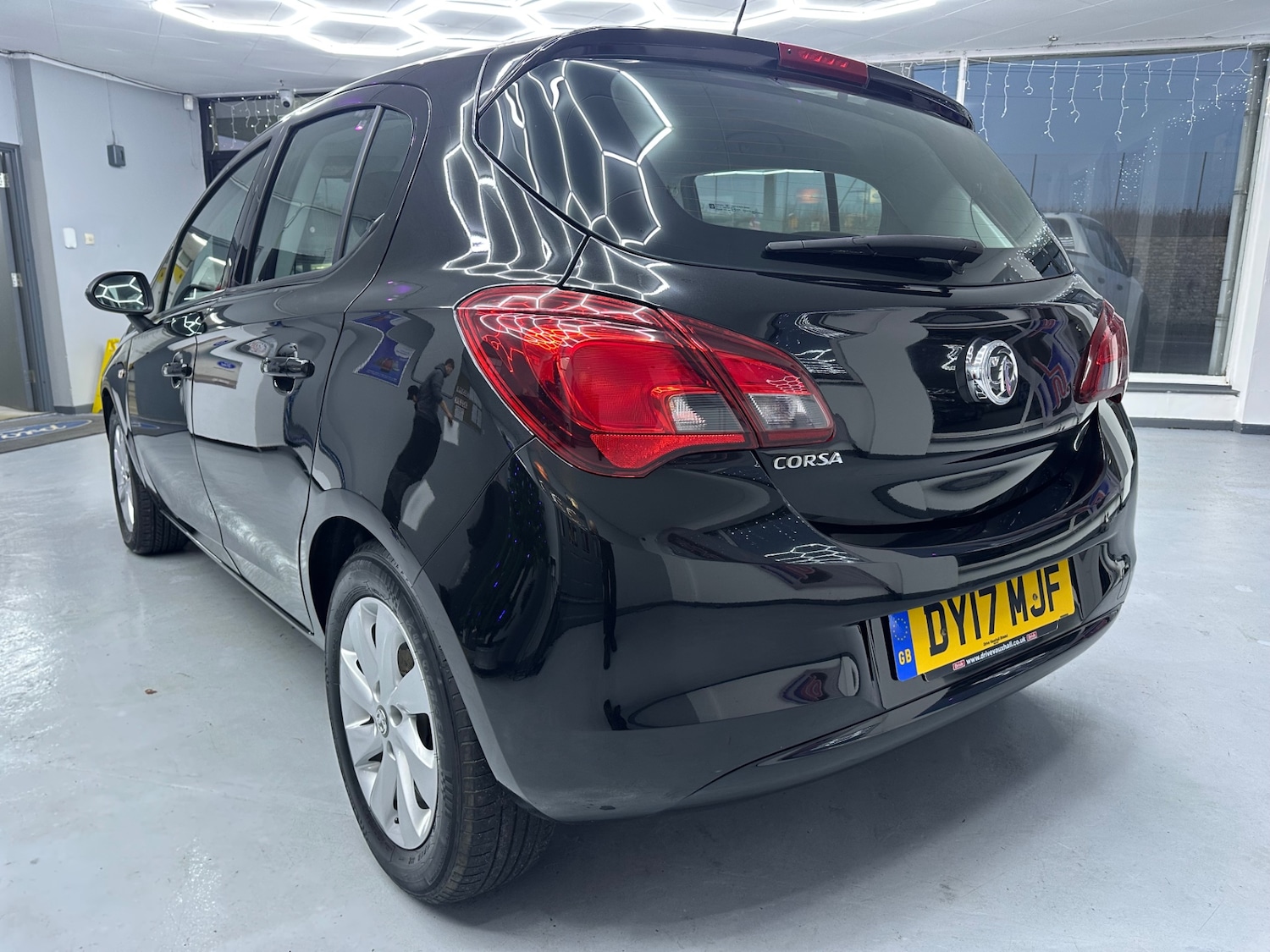 Used Vauxhall Corsa 2017 for sale - 76922120: Photo 2