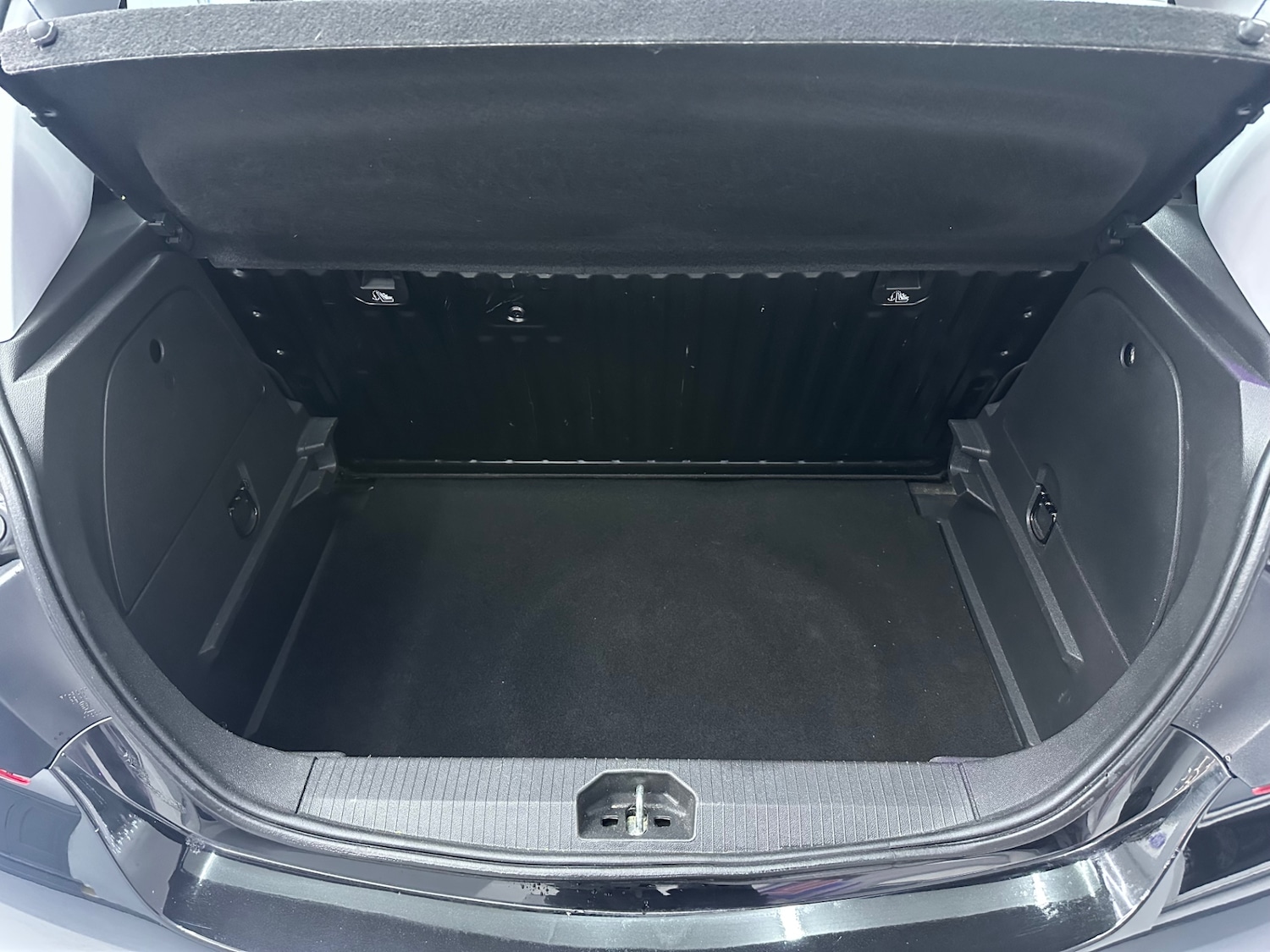 Used Vauxhall Corsa 2017 for sale - 76922120: Photo 36