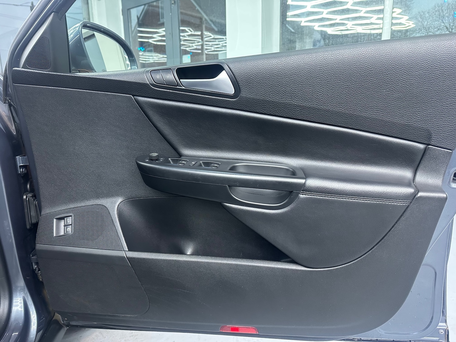 Used Volkswagen Passat 2009 for sale - 77147968: Photo 29