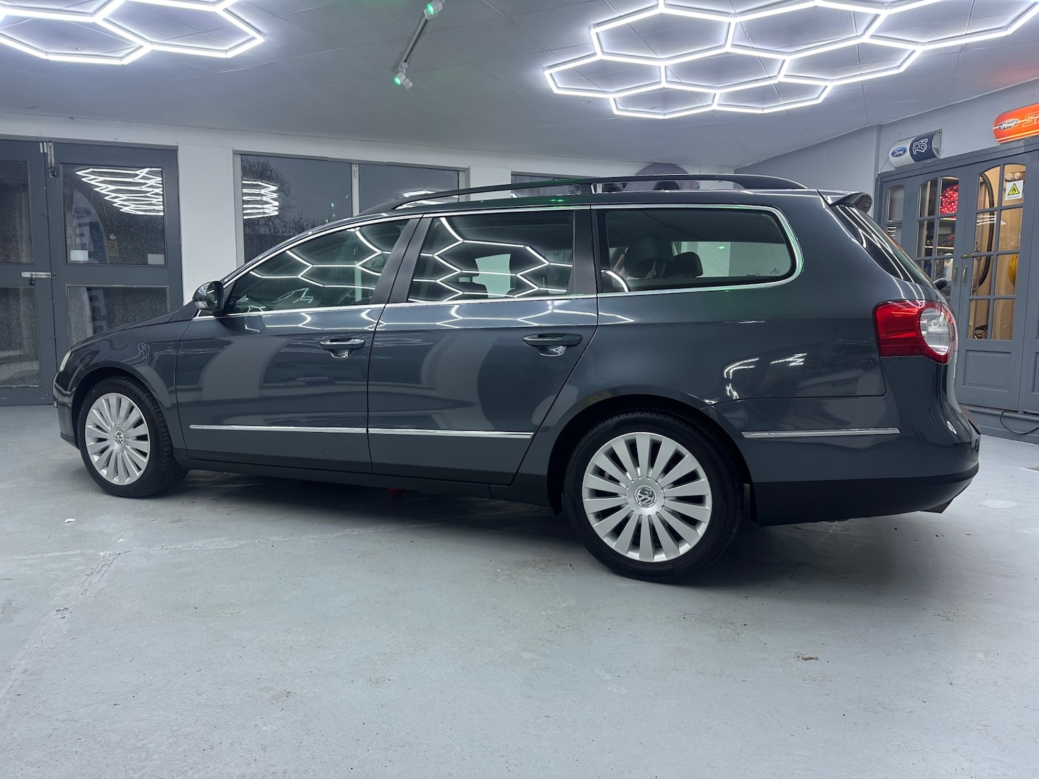 Used Volkswagen Passat 2009 for sale - 77147968: Photo 3