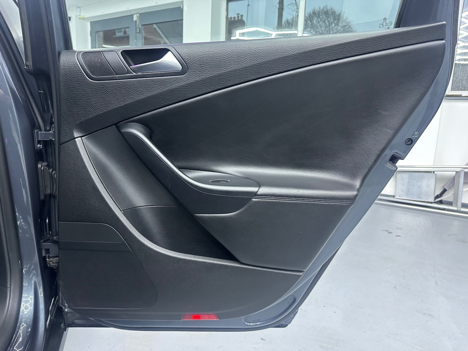 Used Volkswagen Passat 2009 for sale - 77147968: Photo 31