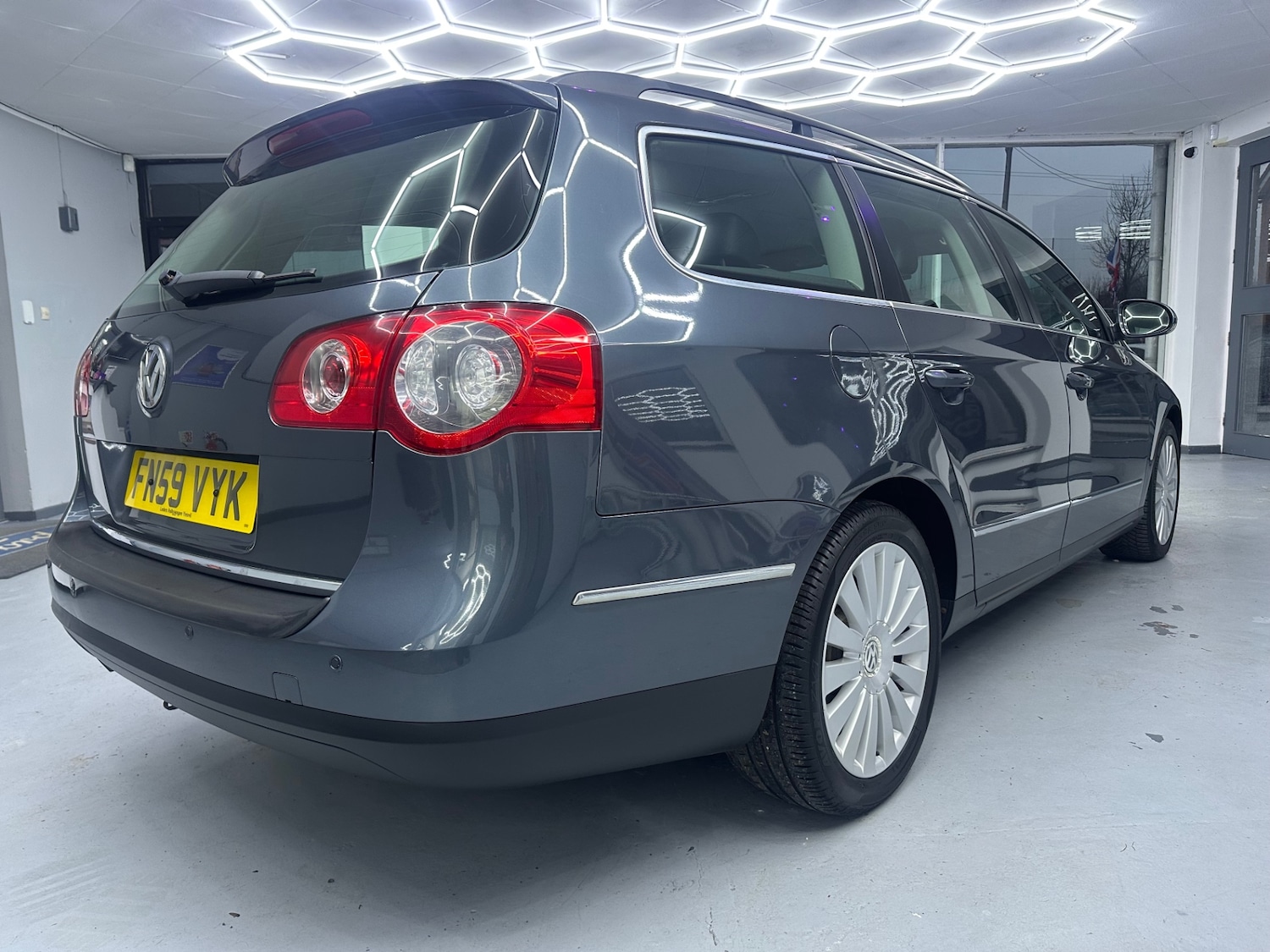 Used Volkswagen Passat 2009 for sale - 77147968: Photo 4