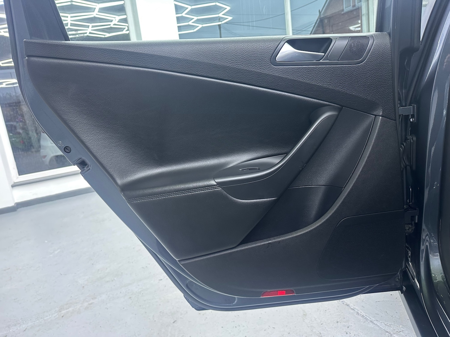 Used Volkswagen Passat 2009 for sale - 77147968: Photo 41