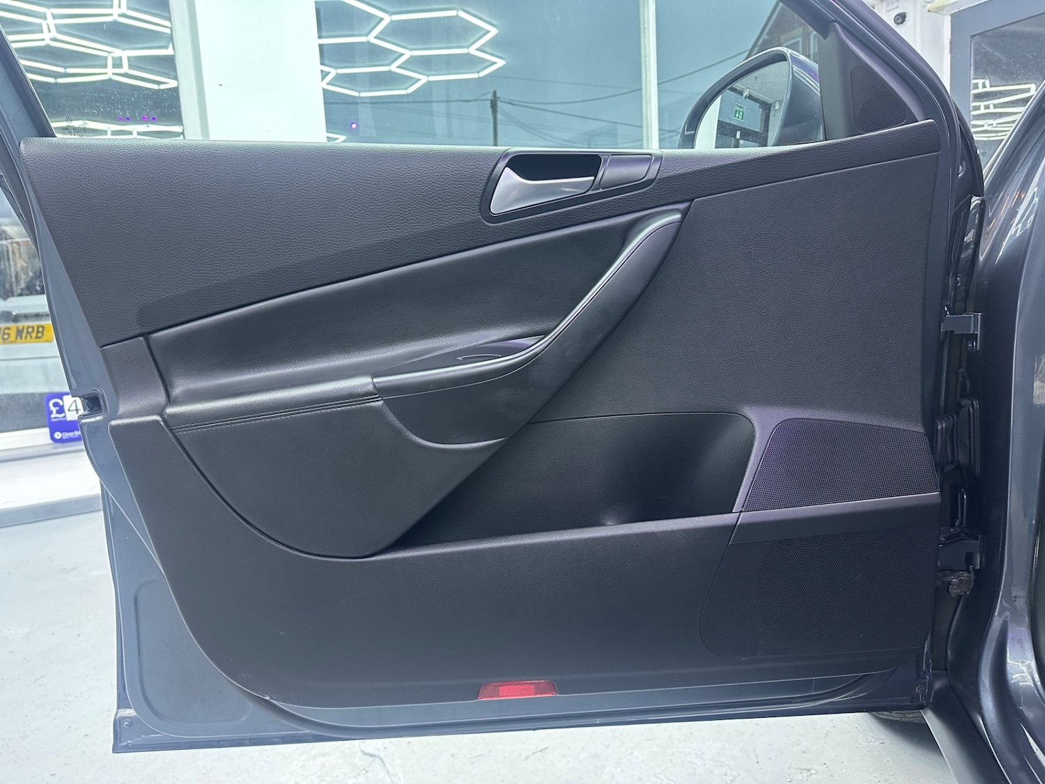 Used Volkswagen Passat 2009 for sale - 77147968: Photo 47