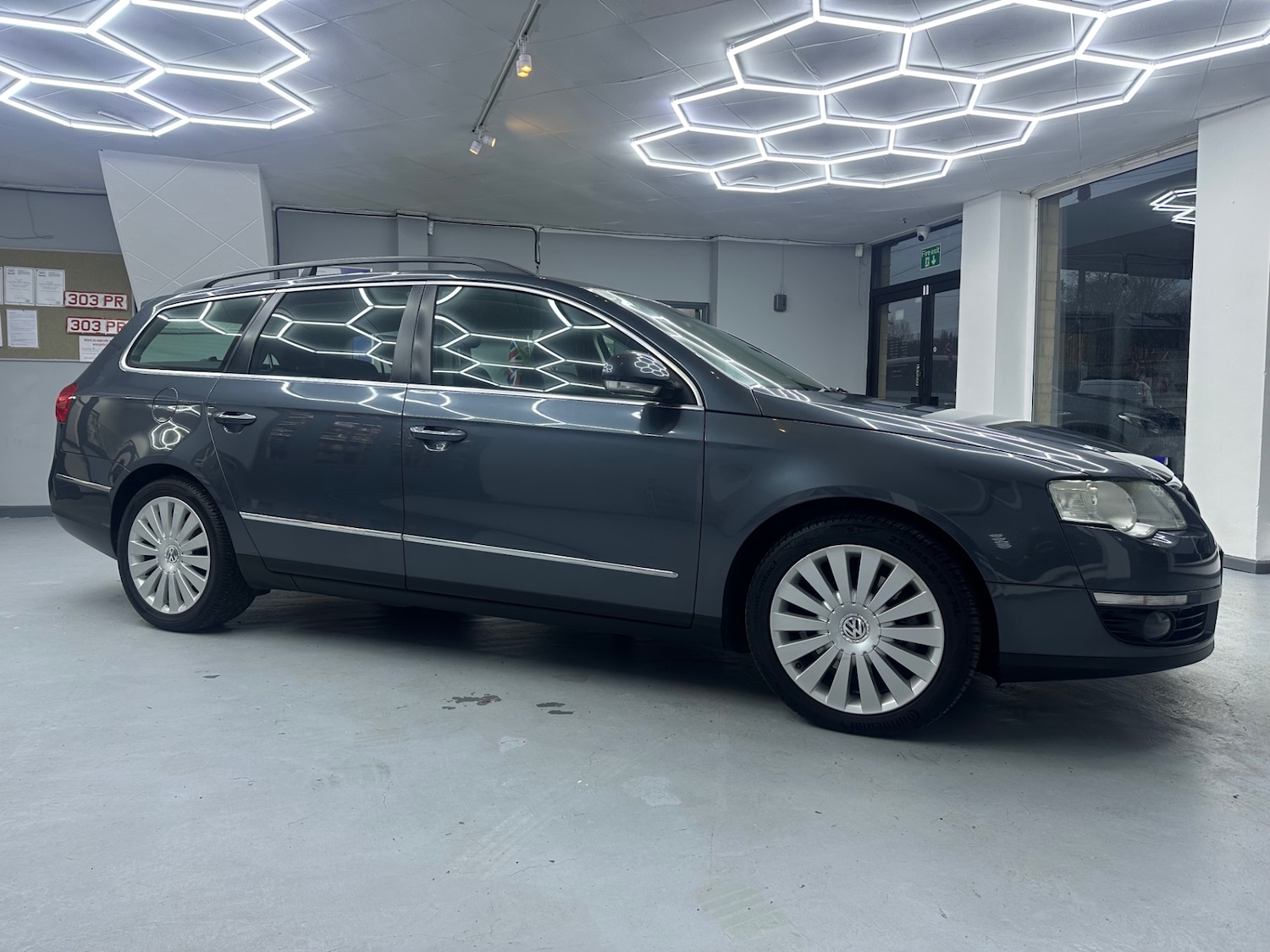 Used Volkswagen Passat 2009 for sale - 77147968: Photo 8