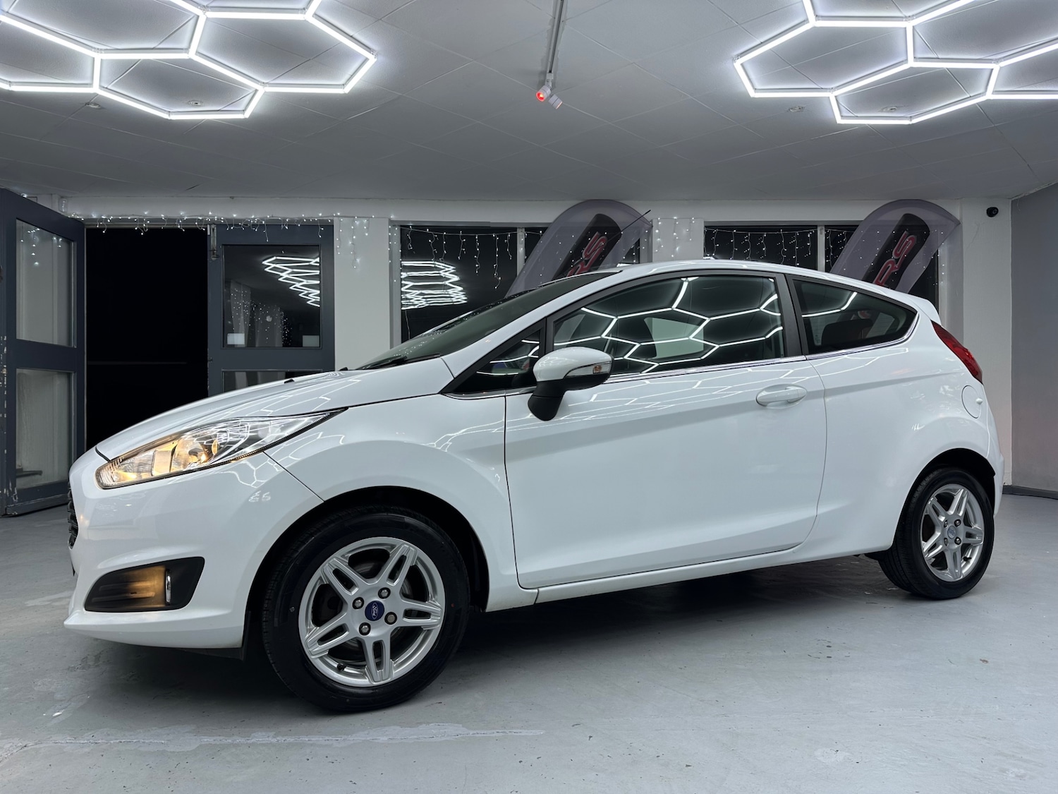 Used Ford Fiesta 2013 for sale - 76960736: Photo 2