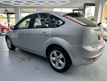 Used Ford Focus 2010 for sale - 79042598: Photo