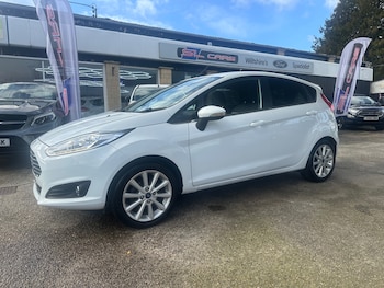 2016 (16) - 1.0 EcoBoost Titanium 5dr