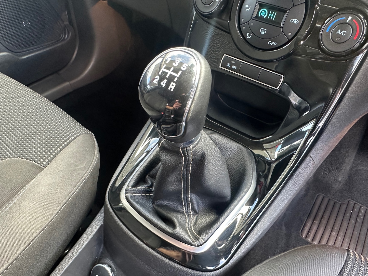 Used Ford Fiesta 2016 for sale - 76391957: Photo 33