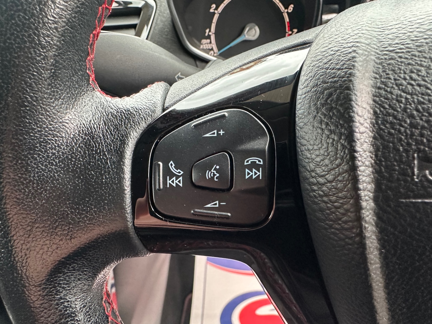 Used Ford Fiesta 2014 for sale - 76392085: Photo 24