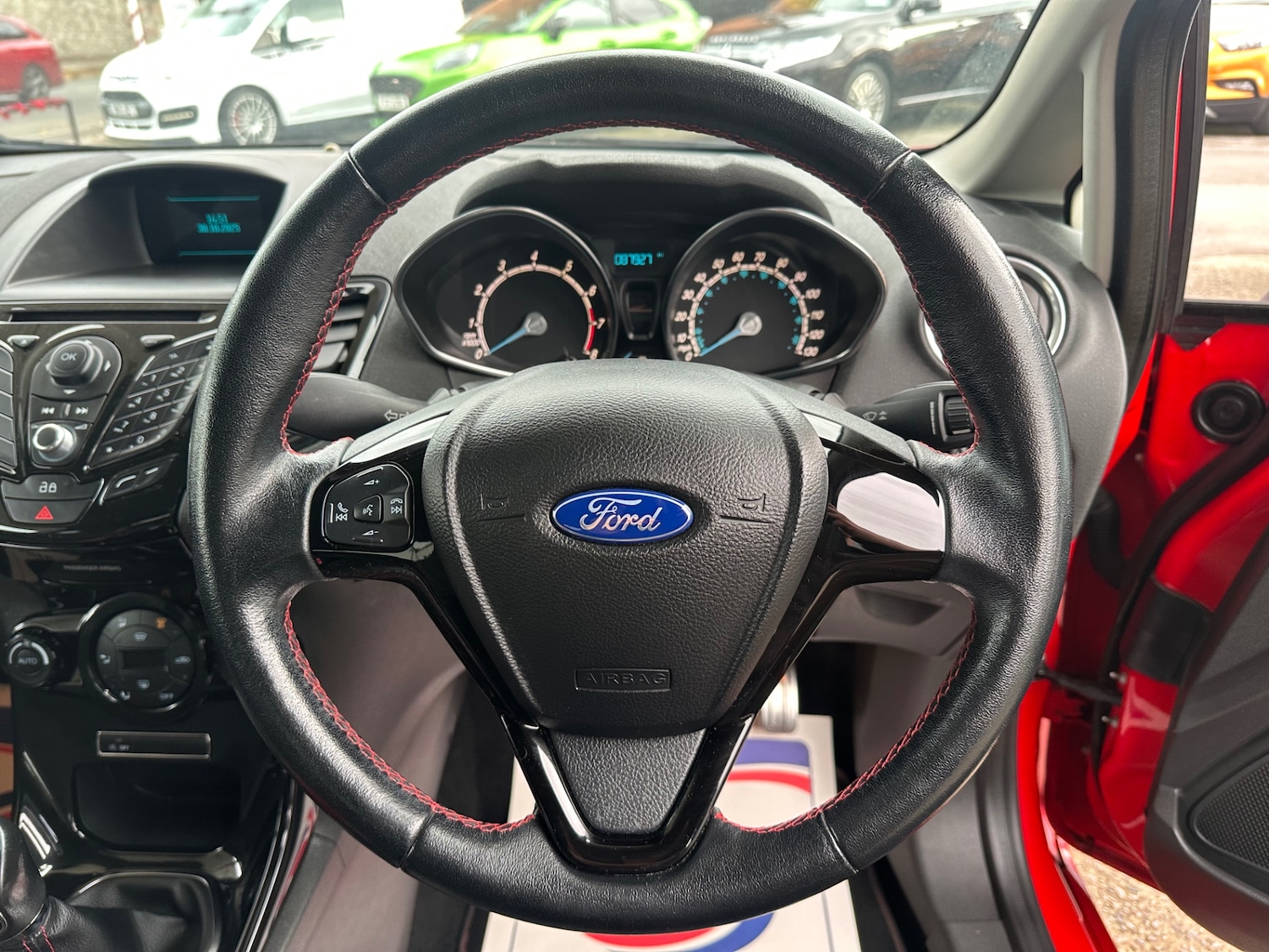 Used Ford Fiesta 2014 for sale - 76392085: Photo 25