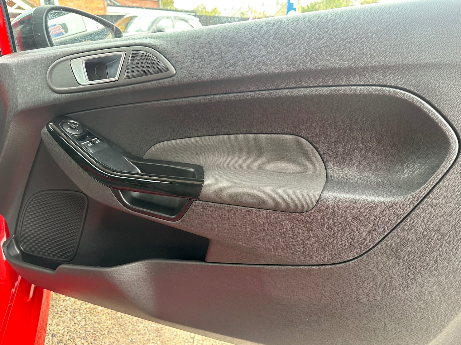 Used Ford Fiesta 2014 for sale - 76392085: Photo 26