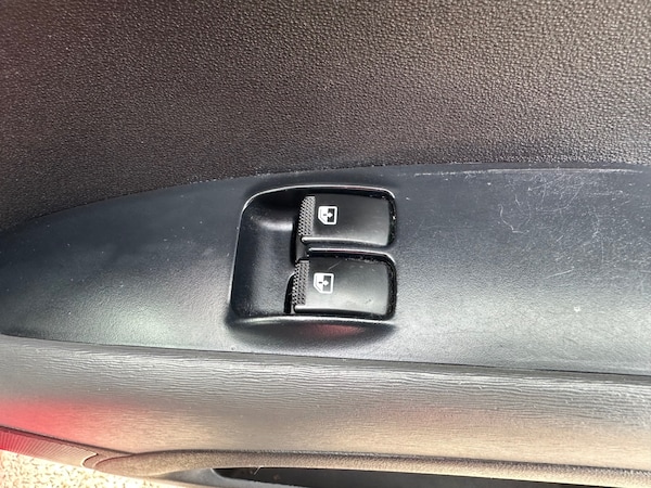 Used Hyundai i10 2010 for sale - 76195873: Photo 19
