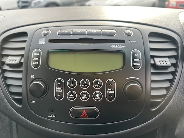 Used Hyundai i10 2010 for sale - 76195873: Photo 27