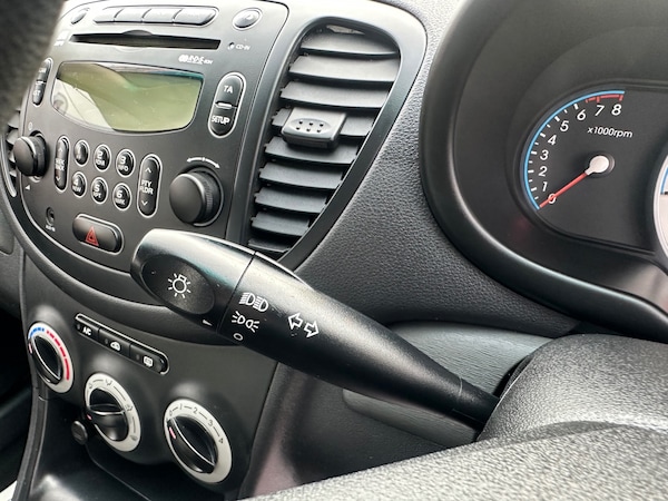 Used Hyundai i10 2010 for sale - 76195873: Photo 28