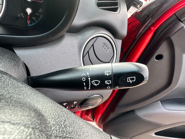 Used Hyundai i10 2010 for sale - 76195873: Photo 29