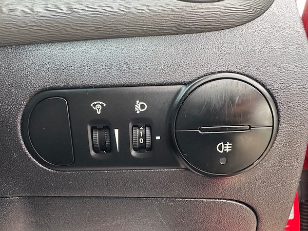 Used Hyundai i10 2010 for sale - 76195873: Photo 33