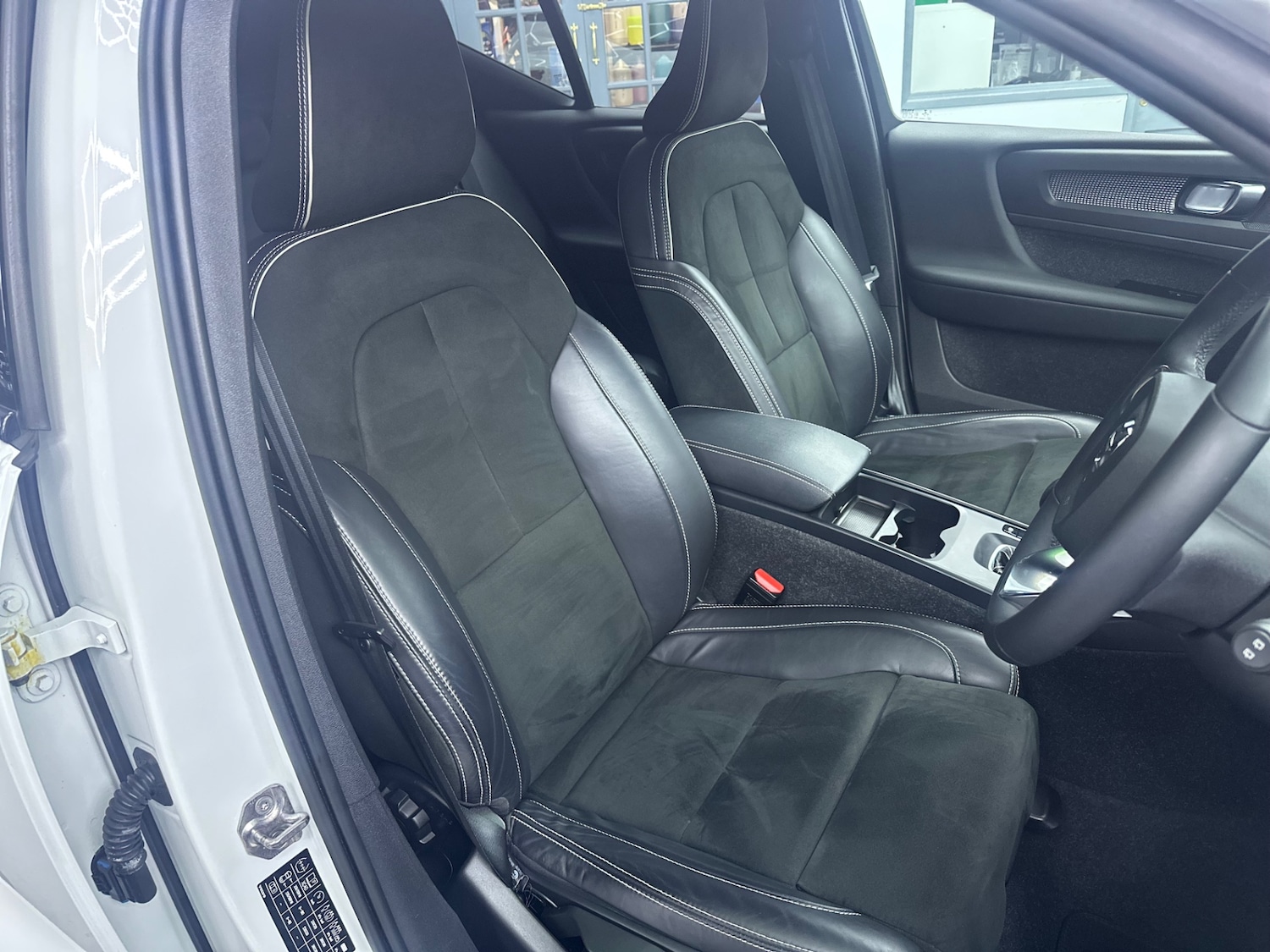 Used Volvo XC40 2021 for sale - 77917531: Photo 29