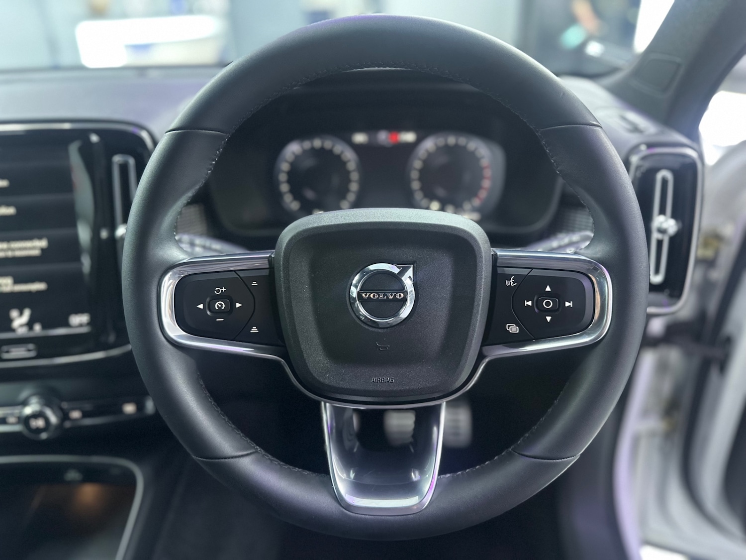 Used Volvo XC40 2021 for sale - 77917531: Photo 52