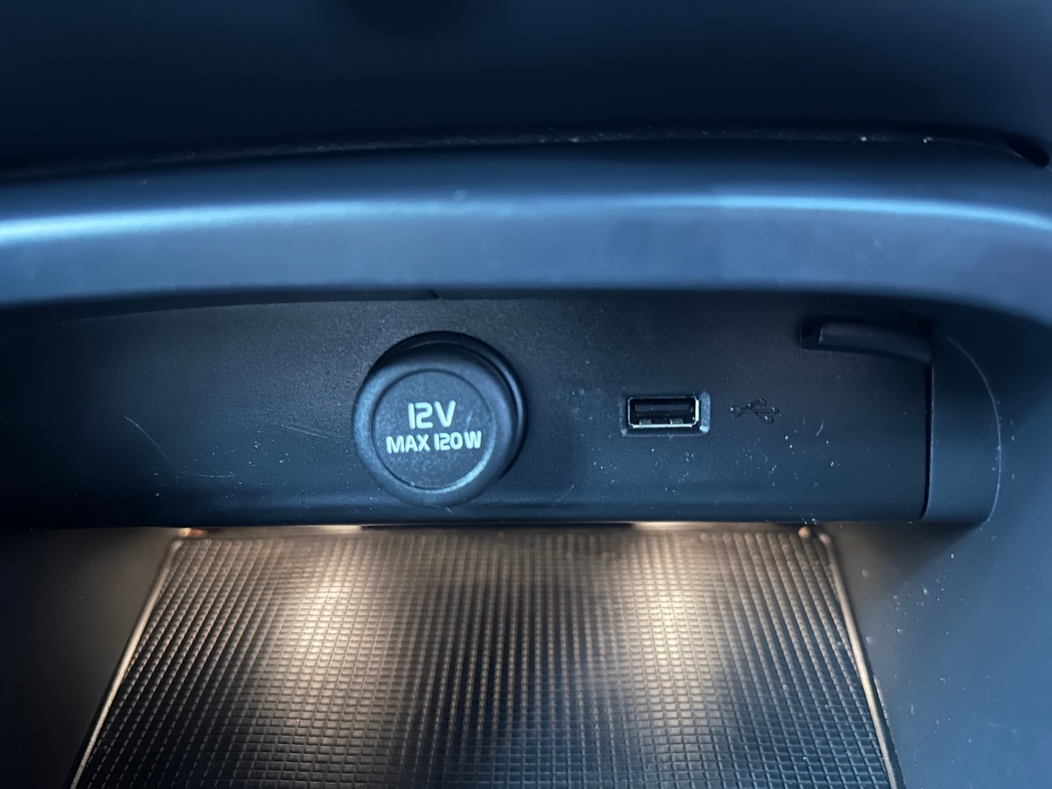 Used Volvo XC40 2021 for sale - 77917531: Photo 55