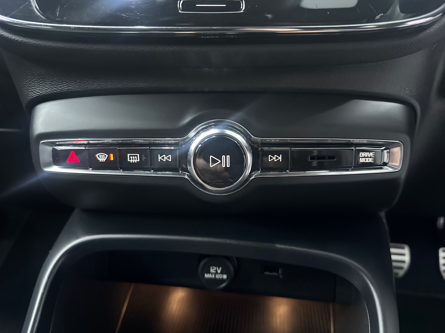 Used Volvo XC40 2021 for sale - 77917531: Photo 56