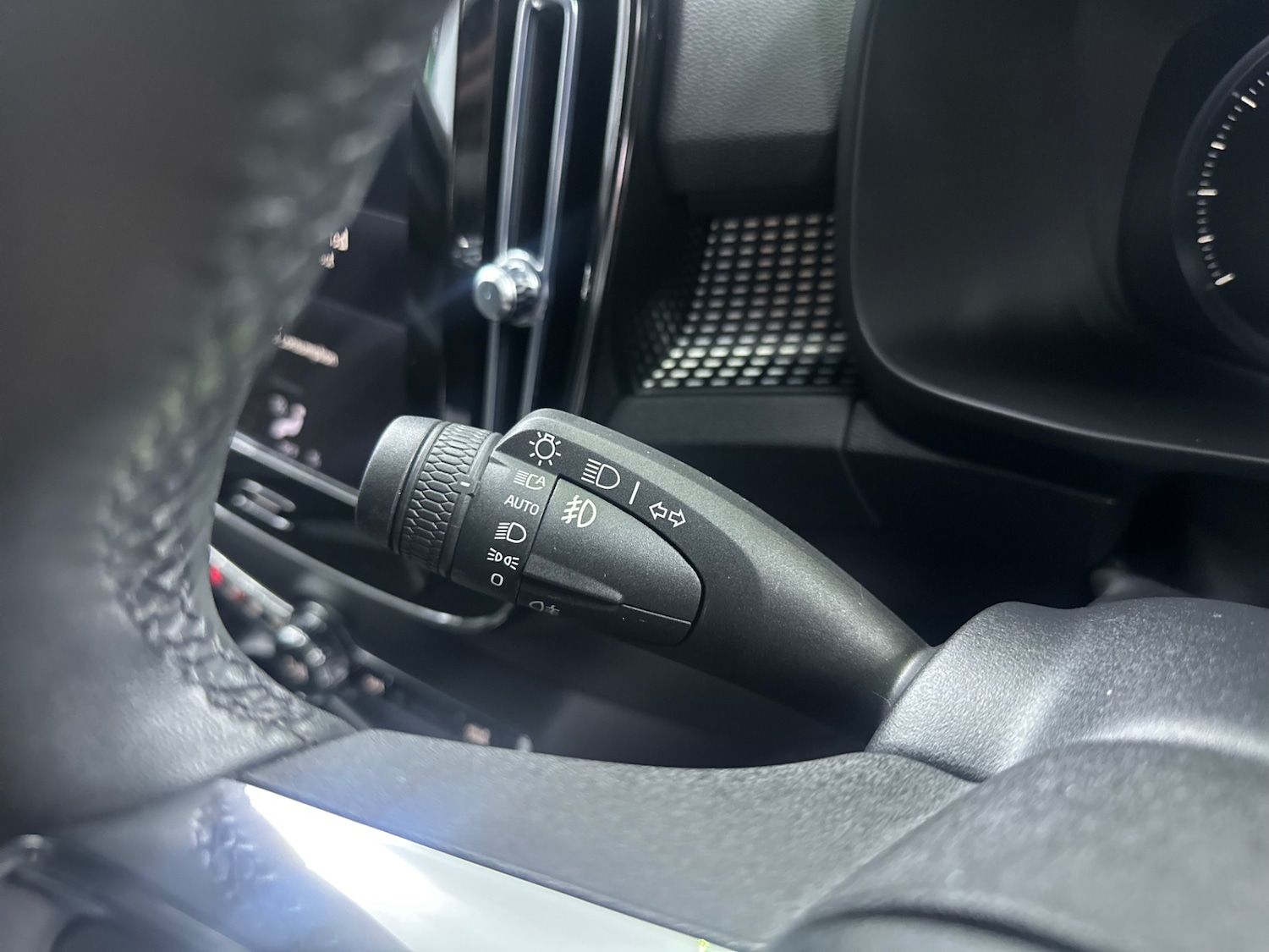 Used Volvo XC40 2021 for sale - 77917531: Photo 57