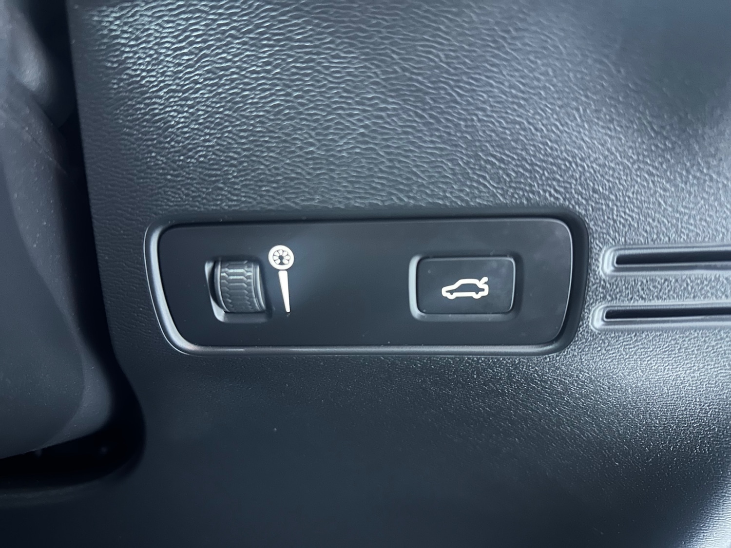 Used Volvo XC40 2021 for sale - 77917531: Photo 59