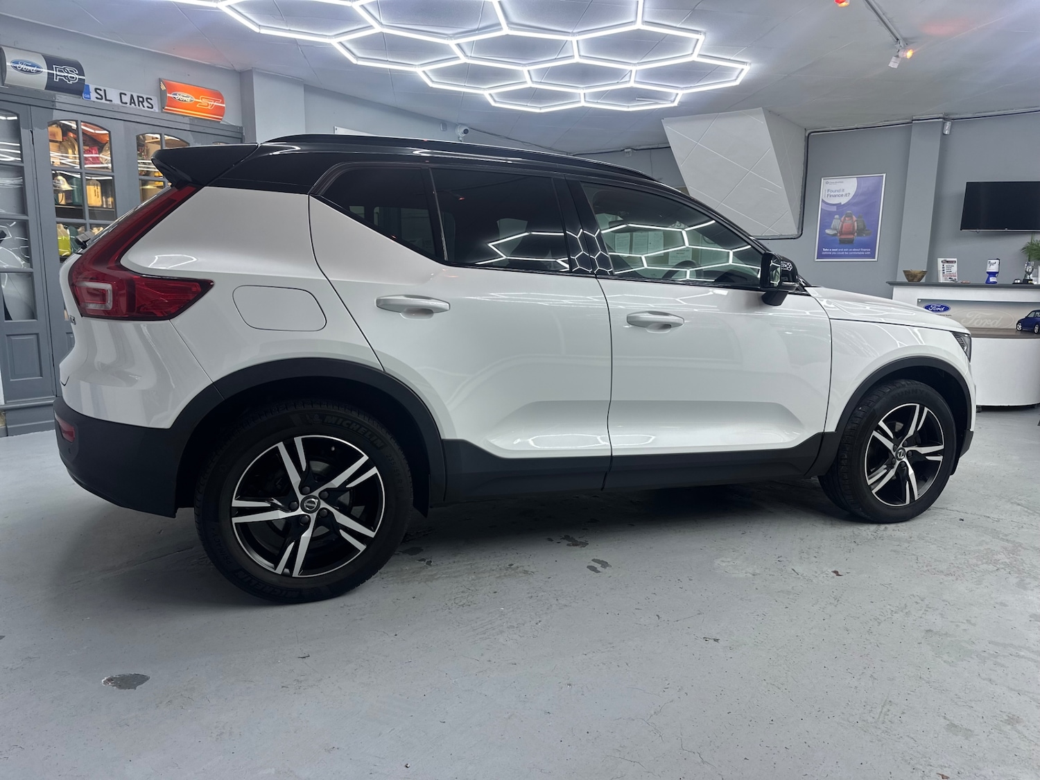 Used Volvo XC40 2021 for sale - 77917531: Photo 7