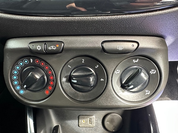 Used Vauxhall ADAM 2015 for sale - 75263443: Photo 42