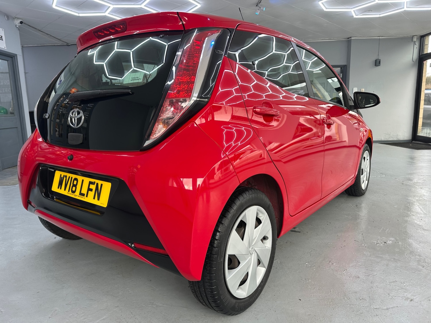 Used Toyota AYGO 2018 for sale - 77310464: Photo 8