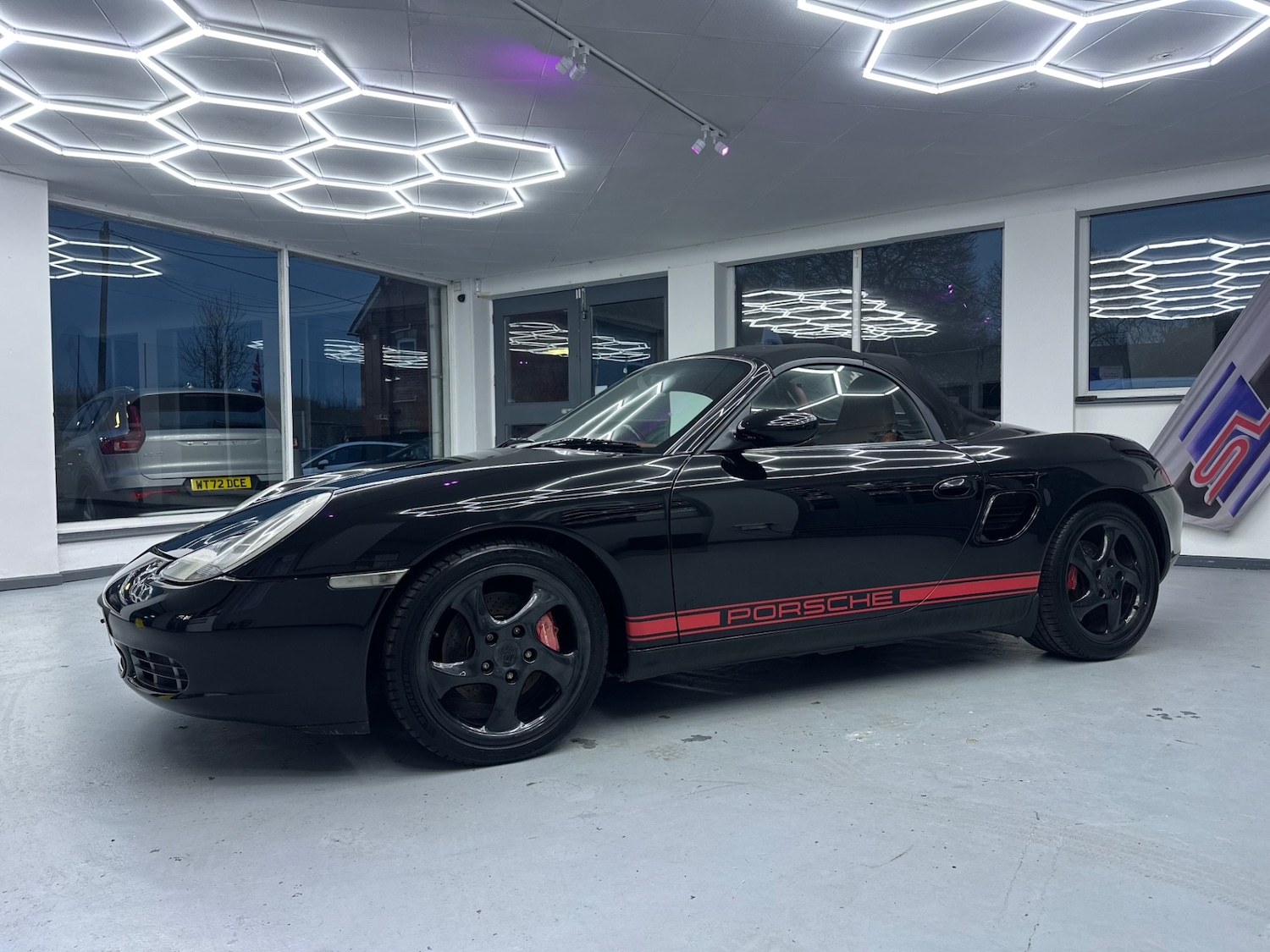 Used Porsche Boxster 2001 for sale - 77789623: Photo 2