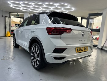 Used Volkswagen T-Roc 2018 for sale - 78236381: Photo