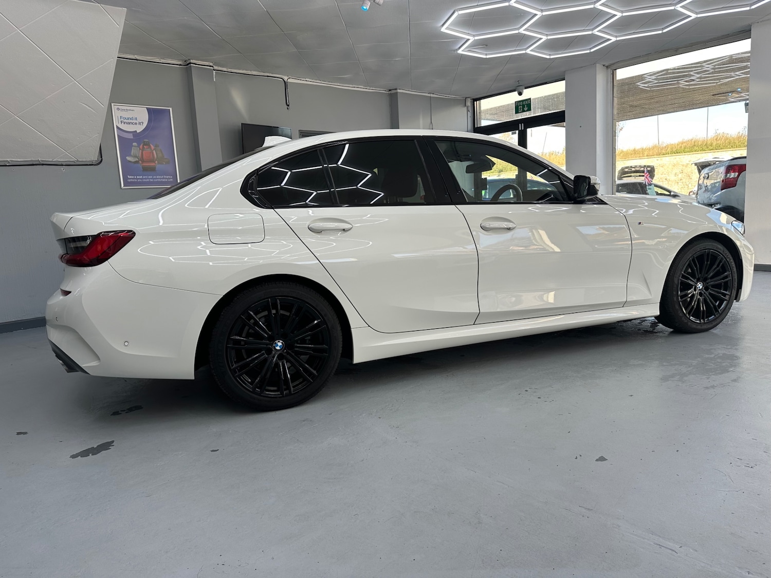 Used BMW 3 Series 2019 for sale - 76736302: Photo 8