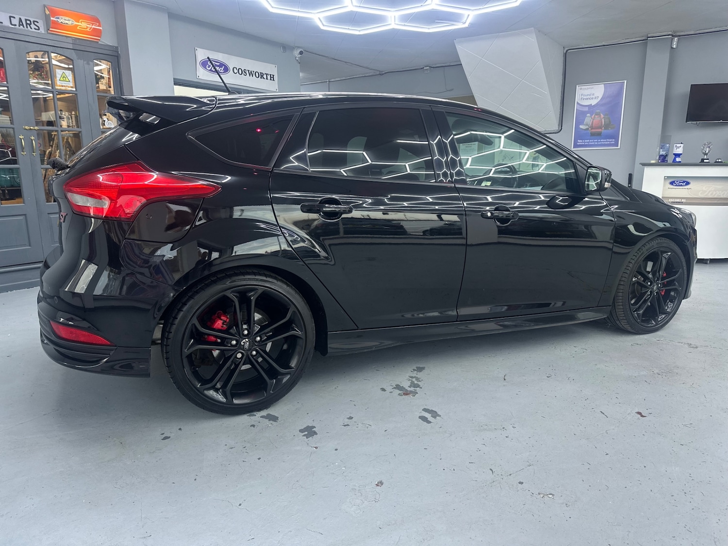 Used Ford Focus 2017 for sale - 77760810: Photo 8