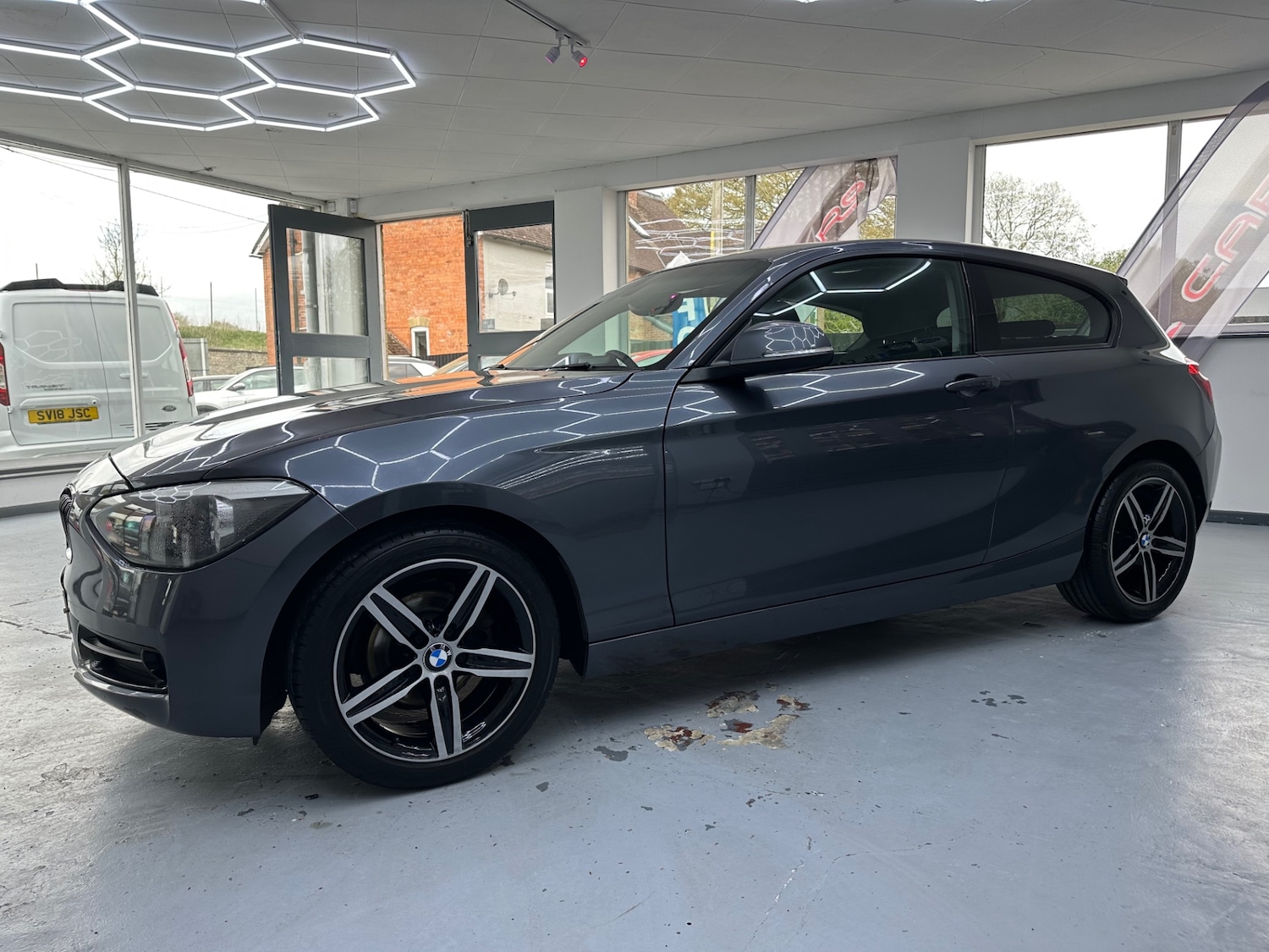 Used BMW 1 Series 2012 for sale - 78180430: Photo 2