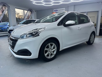 Peugeot - 208