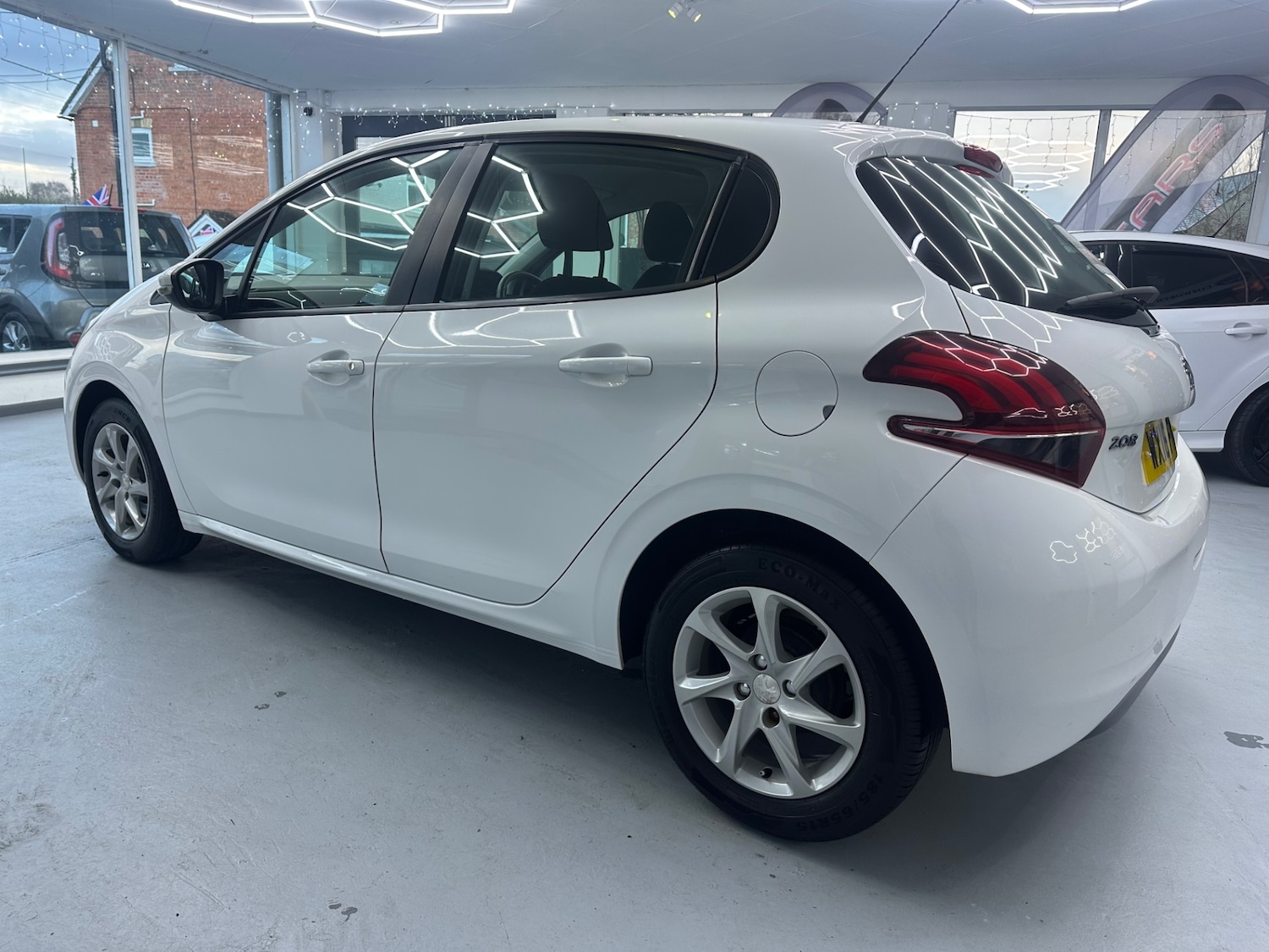 Used Peugeot 208 2016 for sale - 76835194: Photo 3