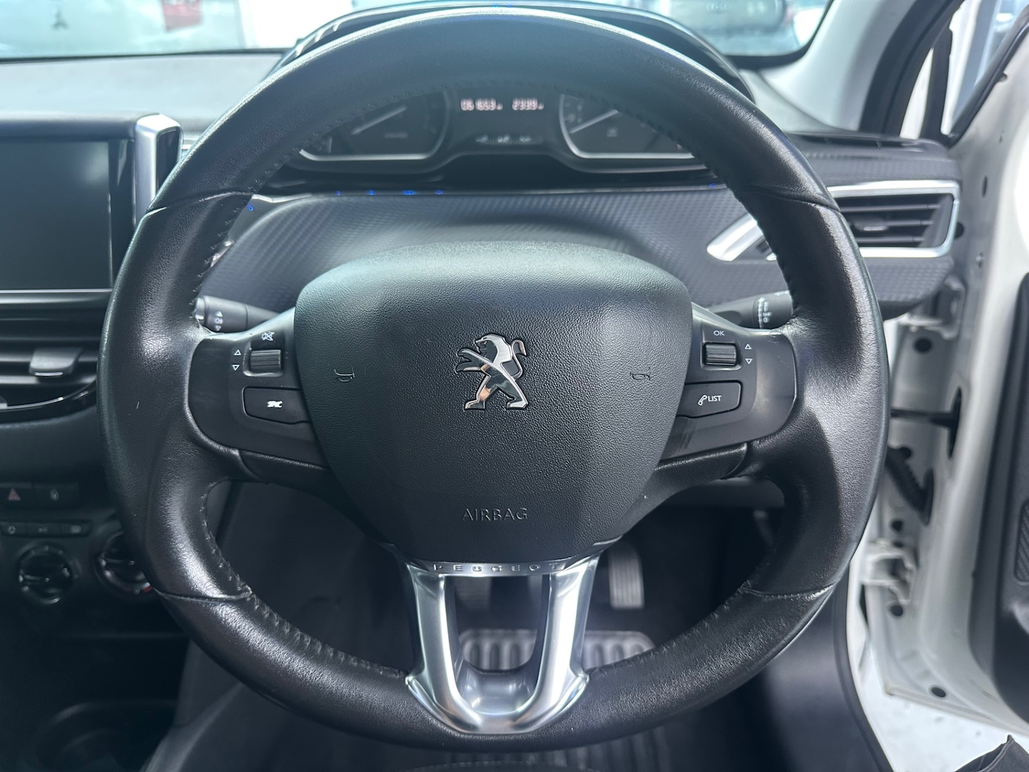 Used Peugeot 208 2016 for sale - 76835194: Photo 42