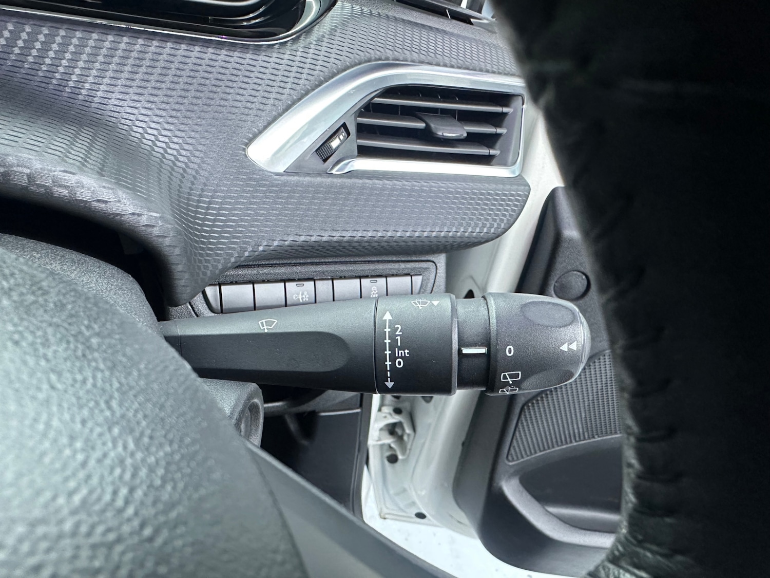 Used Peugeot 208 2016 for sale - 76835194: Photo 45