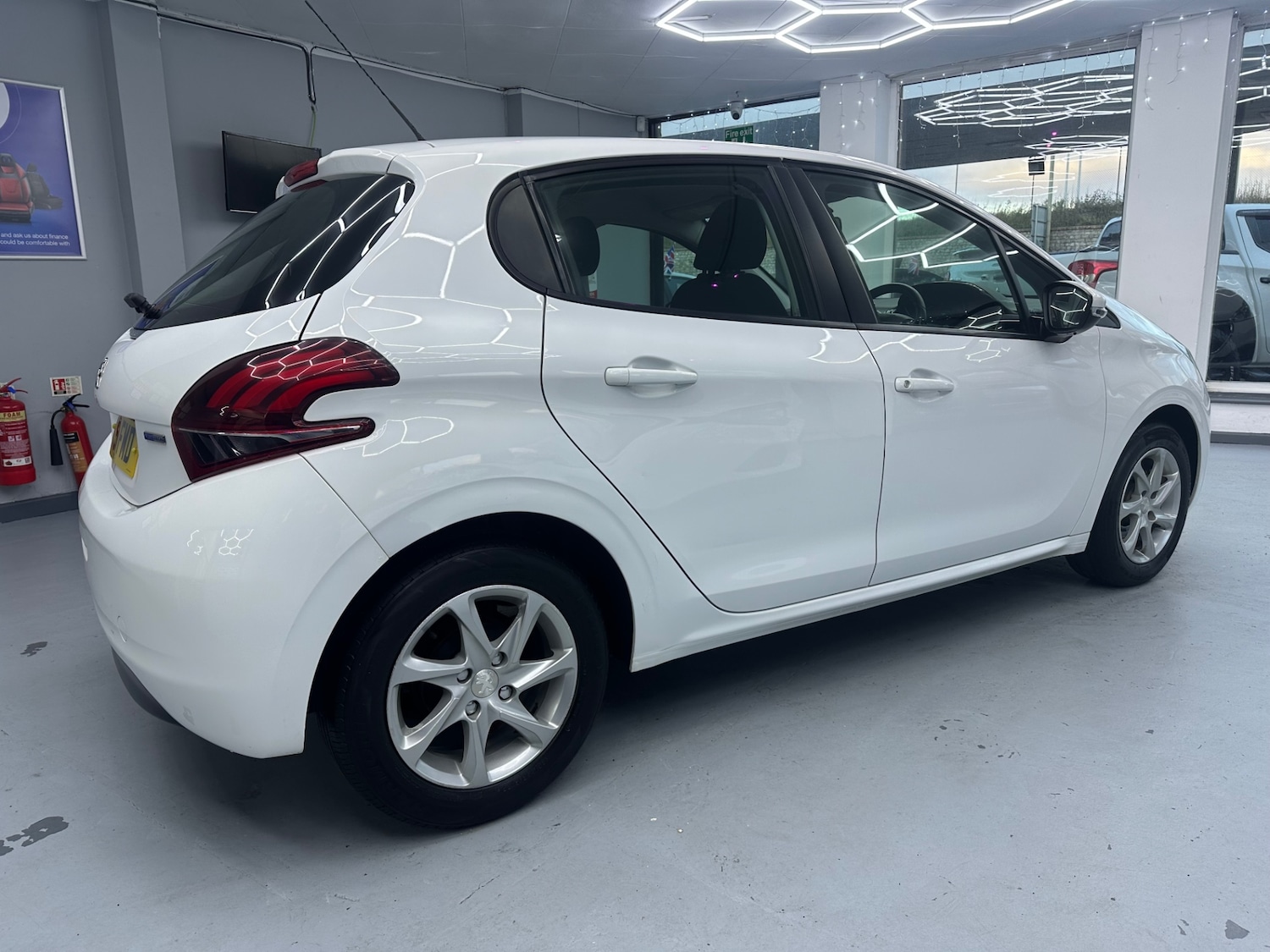 Used Peugeot 208 2016 for sale - 76835194: Photo 9