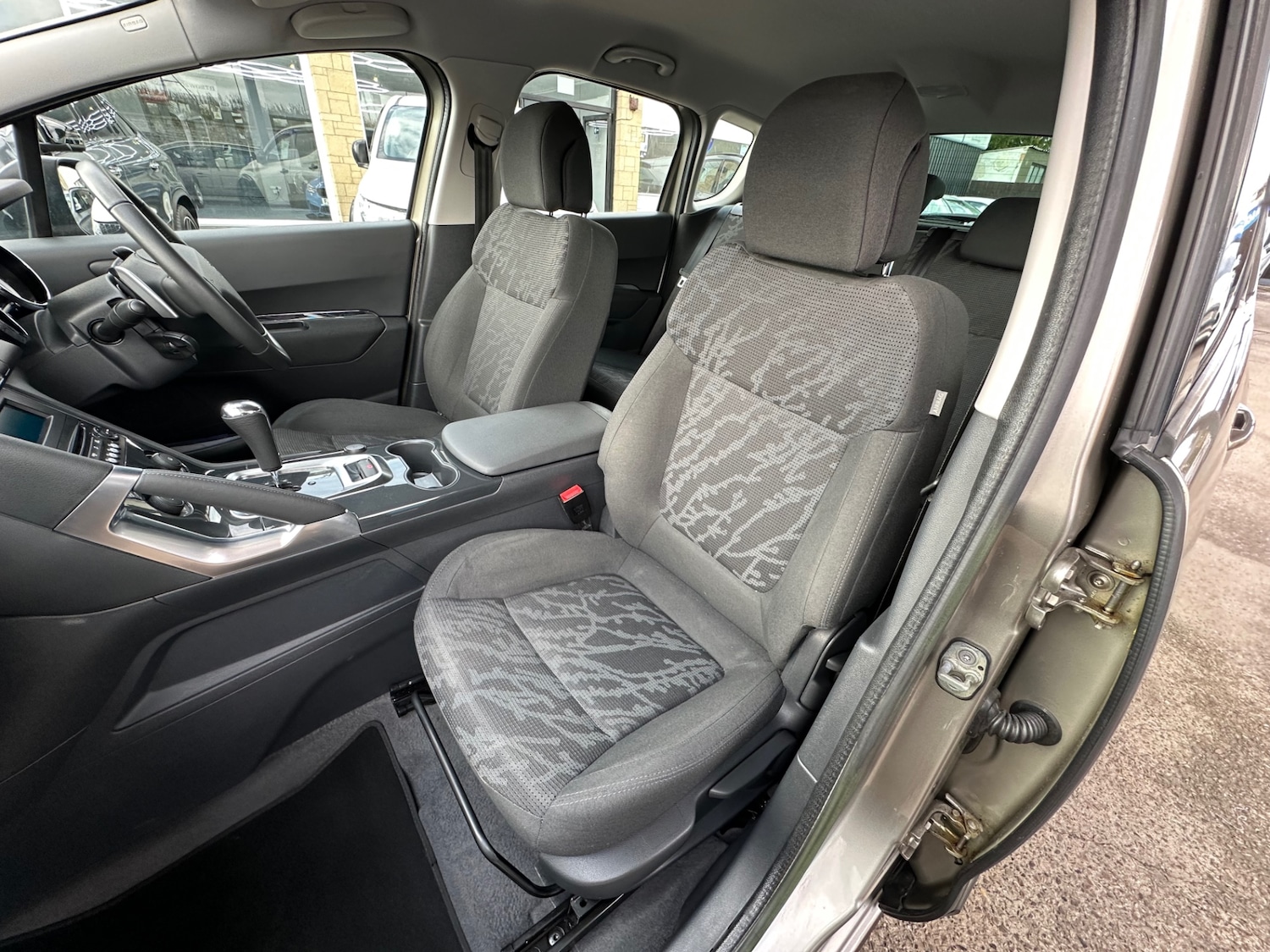 Used Peugeot 3008 2012 for sale - 76263672: Photo 44