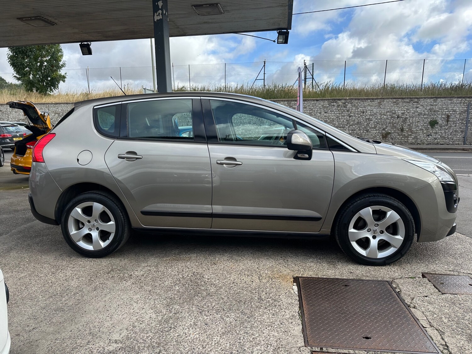 Used Peugeot 3008 2012 for sale - 76263672: Photo 9