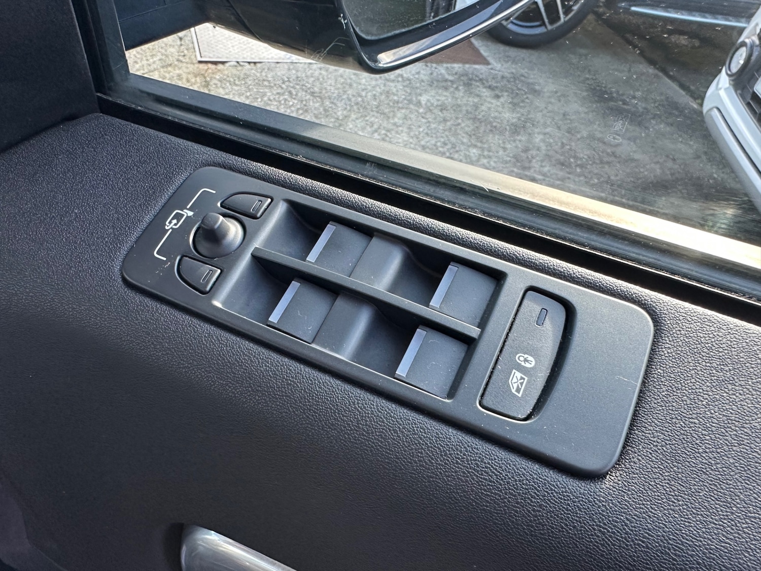 Used Land Rover Discovery Sport 2019 for sale - 76543112: Photo 23